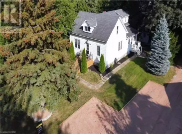 716 CHARLOTTE Street, Niagara-on-the-Lake, Ontario L0S1J0, 4 Bedrooms Bedrooms, ,2 BathroomsBathrooms,Single Family,For Sale,CHARLOTTE,40480647 716 CHARLOTTE Street, Niagara-on-the-Lake, Ontario L0S1J0, 4 Bedrooms Bedrooms, ,2 BathroomsBathrooms,Single Family,For Sale,CHARLOTTE,40480647