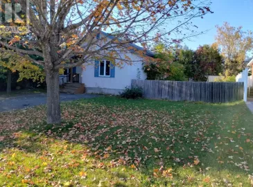 1691 Rosebella, Ottawa, ON K1T1G2, 2 Bedrooms Bedrooms, ,1 BathroomBathrooms,Single Family,For Sale,Rosebella,X7054930 1691 Rosebella, Ottawa, ON K1T1G2, 2 Bedrooms Bedrooms, ,1 BathroomBathrooms,Single Family,For Sale,Rosebella,X7054930