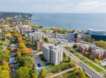 Burlington, ON L7S1Z5, 2 Bedrooms Bedrooms, ,2 BathroomsBathrooms,Single Family,For Sale,H4177912