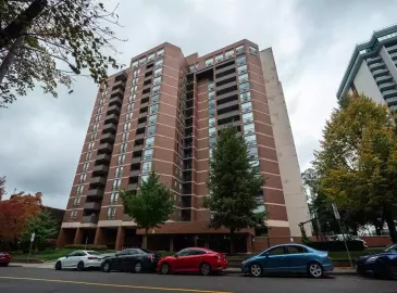 Hamilton, Ontario L8P4S5, 2 Bedrooms Bedrooms, ,2 BathroomsBathrooms,Single Family,For Sale,H4178103