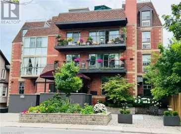 162 REYNOLDS Street, Oakville, Ontario L6J3K9, 2 Bedrooms Bedrooms, ,2 BathroomsBathrooms,Single Family,For Sale,REYNOLDS,40508857 162 REYNOLDS Street, Oakville, Ontario L6J3K9, 2 Bedrooms Bedrooms, ,2 BathroomsBathrooms,Single Family,For Sale,REYNOLDS,40508857