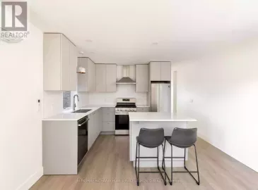 345 Lansdowne, Toronto, Ontario M6H3Y2, 2 Bedrooms Bedrooms, ,1 BathroomBathrooms,Single Family,For Lease,Lansdowne,C7271118