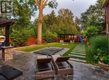 17 Old Oak Road, Toronto, Ontario M9A2V9, 4 Bedrooms Bedrooms, ,3 BathroomsBathrooms,Single Family,For Sale,Old Oak,W7271584