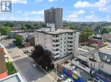 21 East, Hamilton, Ontario L8N2T3, 2 Bedrooms Bedrooms, ,2 BathroomsBathrooms,Single Family,For Sale,East,X7271882