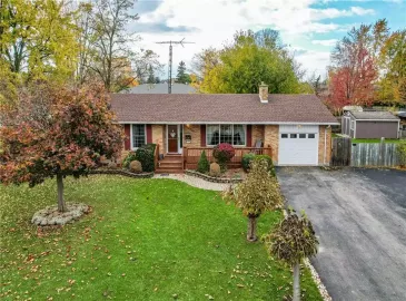 Smithville, Ontario L0R2A0, 4 Bedrooms Bedrooms, ,1 BathroomBathrooms,Single Family,For Sale,H4178465