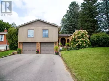 5 SIMCOE Boulevard, Simcoe, Ontario N3Y3L6, 3 Bedrooms Bedrooms, ,4 BathroomsBathrooms,Single Family,For Sale,SIMCOE,40508175