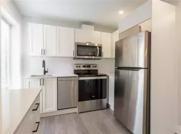 Hamilton, Ontario L8L2E9, 2 Bedrooms Bedrooms, ,1 BathroomBathrooms,Single Family,For Lease,H4179180