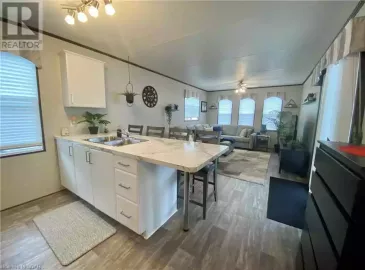 580 BEAVER CREEK Road, Waterloo, ON N2J3Z4, 1 Bedroom Bedrooms, ,1 BathroomBathrooms,Single Family,For Sale,BEAVER CREEK,40474138