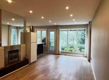 Hamilton, ON L9H4L9, 5 Bedrooms Bedrooms, ,2 BathroomsBathrooms,Single Family,For Lease,H4174411