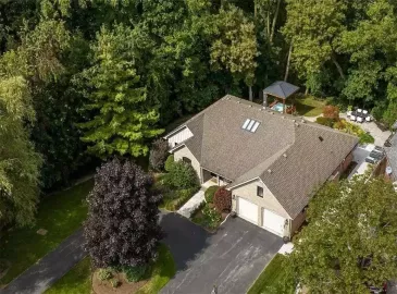 Burlington, ON L7T1W8, 5 Bedrooms Bedrooms, ,5 BathroomsBathrooms,Single Family,For Sale,H4174621 Burlington, ON L7T1W8, 5 Bedrooms Bedrooms, ,5 BathroomsBathrooms,Single Family,For Sale,H4174621