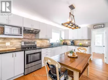 12 Victoria Street, Innisfil, ON L0L1L0, 3 Bedrooms Bedrooms, ,2 BathroomsBathrooms,Single Family,For Sale,Victoria,N7015350