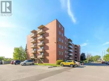 264 GRANTHAM Avenue, St. Catharines, ON L2P3H1, 1 Bedroom Bedrooms, ,1 BathroomBathrooms,Single Family,For Sale,GRANTHAM,40489820