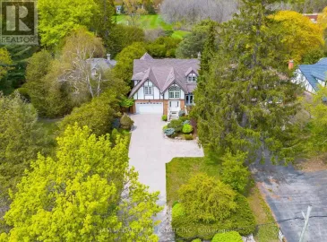 2425 Lakeshore Road, Oakville, Ontario L6J1M7, 5 Bedrooms Bedrooms, ,6 BathroomsBathrooms,Single Family,For Sale,Lakeshore,W7030326 2425 Lakeshore Road, Oakville, Ontario L6J1M7, 5 Bedrooms Bedrooms, ,6 BathroomsBathrooms,Single Family,For Sale,Lakeshore,W7030326