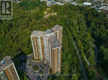 60 Pavane Linkway, Toronto, ON M3C1A1, 2 Bedrooms Bedrooms, ,1 BathroomBathrooms,Single Family,For Sale,Pavane Linkway,C7030602