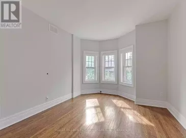 388 Brunswick, Toronto, ON M5R2Z4, 3 Bedrooms Bedrooms, ,2 BathroomsBathrooms,Multi-family,For Lease,Brunswick,C7030842