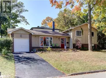 10 HAZEL Avenue, Barrie, Ontario L4M5B7, 3 Bedrooms Bedrooms, ,2 BathroomsBathrooms,Single Family,For Sale,HAZEL,40494268 10 HAZEL Avenue, Barrie, Ontario L4M5B7, 3 Bedrooms Bedrooms, ,2 BathroomsBathrooms,Single Family,For Sale,HAZEL,40494268