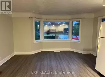1031 Fennell, Hamilton, Ontario L8T1R5, 6 Bedrooms Bedrooms, ,3 BathroomsBathrooms,Single Family,For Sale,Fennell,X7059724