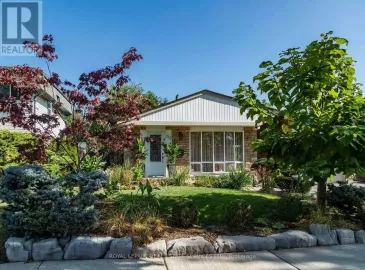 353 Lolita Gardens, Mississauga, ON L5A2A8, 4 Bedrooms Bedrooms, ,2 BathroomsBathrooms,Single Family,For Sale,Lolita,W7060164 353 Lolita Gardens, Mississauga, ON L5A2A8, 4 Bedrooms Bedrooms, ,2 BathroomsBathrooms,Single Family,For Sale,Lolita,W7060164