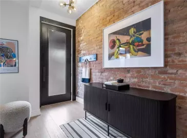 Hamilton, ON L8P4A2, 3 Bedrooms Bedrooms, ,2 BathroomsBathrooms,Single Family,For Sale,H4176616