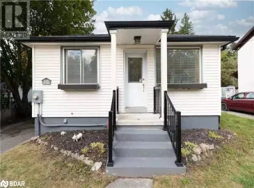 58 GUNN Street, Barrie, Ontario L4M2H5, 2 Bedrooms Bedrooms, ,2 BathroomsBathrooms,Single Family,For Sale,GUNN,40498847