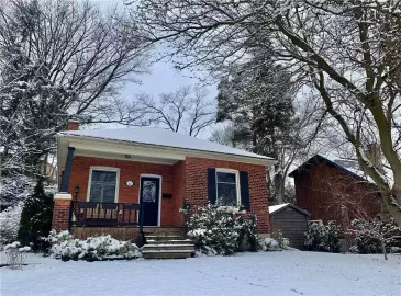 Dundas, ON L9H2N6, 4 Bedrooms Bedrooms, ,2 BathroomsBathrooms,Single Family,For Sale,H4178833 Dundas, ON L9H2N6, 4 Bedrooms Bedrooms, ,2 BathroomsBathrooms,Single Family,For Sale,H4178833