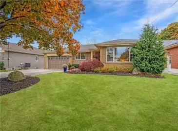 Burlington, ON L7R2T1, 5 Bedrooms Bedrooms, ,3 BathroomsBathrooms,Single Family,For Sale,H4179217 Burlington, ON L7R2T1, 5 Bedrooms Bedrooms, ,3 BathroomsBathrooms,Single Family,For Sale,H4179217