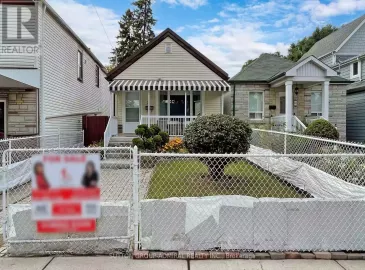 32 Florence Crescent, Toronto, ON M6N4E4, 5 Bedrooms Bedrooms, ,2 BathroomsBathrooms,Single Family,For Sale,Florence,W7006078