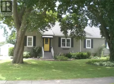 152 LINWOOD Avenue, Port Colborne, ON L3K5K2, 5 Bedrooms Bedrooms, ,2 BathroomsBathrooms,Single Family,For Sale,LINWOOD,40484417