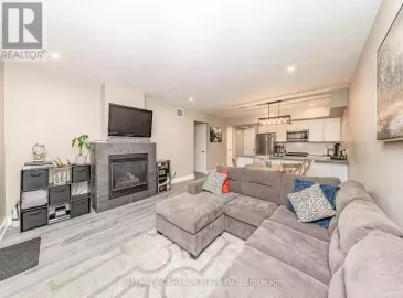 4 Tree Tops Lane, Huntsville, Ontario P1H0B8, 2 Bedrooms Bedrooms, ,2 BathroomsBathrooms,Single Family,For Sale,Tree Tops,X7031918