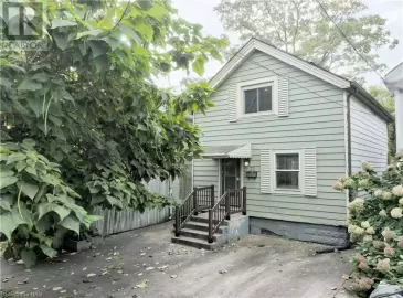 32 EDMUND Street, St. Catharines, Ontario L2R2G2, 3 Bedrooms Bedrooms, ,1 BathroomBathrooms,Single Family,For Sale,EDMUND,40494712