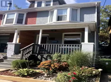 32 Pape, Toronto, ON M4M2V6, 1 Bedroom Bedrooms, ,1 BathroomBathrooms,Single Family,For Lease,Pape,E7063508 32 Pape, Toronto, ON M4M2V6, 1 Bedroom Bedrooms, ,1 BathroomBathrooms,Single Family,For Lease,Pape,E7063508