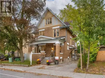 101 PARK Street, Waterloo, Ontario N2L1Y3, 5 Bedrooms Bedrooms, ,3 BathroomsBathrooms,Single Family,For Sale,PARK,40489634