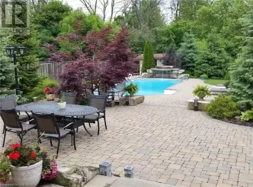 215 Burloak Drive, Oakville, ON L6L6T6, 4 Bedrooms Bedrooms, ,4 BathroomsBathrooms,Single Family,For Sale,Burloak,W7210892
