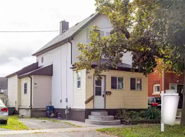 Brantford, Ontario N3S1Z6, 2 Bedrooms Bedrooms, ,1 BathroomBathrooms,Single Family,For Sale,H4176180