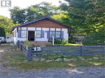 12 DOUGLAS AVENUE Avenue, Welland, ON L3C1H2, 2 Bedrooms Bedrooms, ,1 BathroomBathrooms,Single Family,For Sale,DOUGLAS AVENUE,40498960