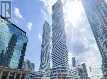 3900 Confederation Parkway, Mississauga, Ontario L5B0M3, 1 Bedroom Bedrooms, ,1 BathroomBathrooms,Single Family,For Sale,Confederation,W7220350