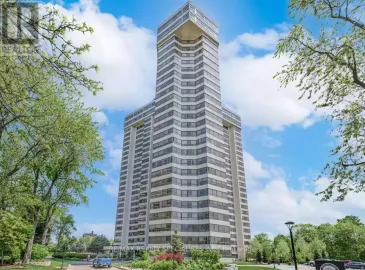 1300 Bloor Street, Mississauga, Ontario L4Y3Z2, 3 Bedrooms Bedrooms, ,2 BathroomsBathrooms,Single Family,For Sale,Bloor,W7220314
