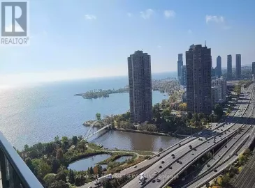 105 The Queensway, Toronto, ON M6S5B5, 2 Bedrooms Bedrooms, ,1 BathroomBathrooms,Single Family,For Sale,The Queensway,W7221482
