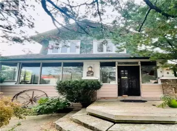 8 ROSEWOOD Avenue, Mississauga, Ontario L5G3H9, 2 Bedrooms Bedrooms, ,1 BathroomBathrooms,Single Family,For Lease,ROSEWOOD,40499864