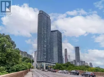 585 Bloor Street, Toronto, Ontario M4W0B3, 2 Bedrooms Bedrooms, ,2 BathroomsBathrooms,Single Family,For Sale,Bloor,C7222444