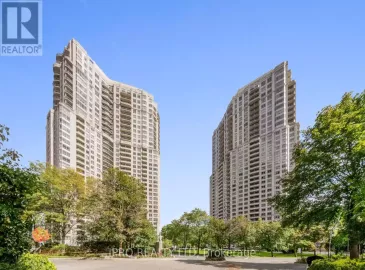 25 Kingsbridge Garden Circle, Mississauga, Ontario L5R4B1, 2 Bedrooms Bedrooms, ,2 BathroomsBathrooms,Single Family,For Sale,Kingsbridge Garden,W7271206