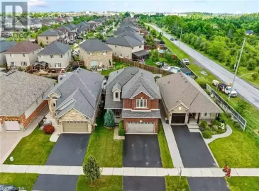 4841 JOHN Street, Beamsville, ON L3J0P2, 5 Bedrooms Bedrooms, ,4 BathroomsBathrooms,Single Family,For Sale,JOHN,40509516