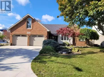223 Bayberry Crescent, Lakeshore, ON N0R1A0, 5 Bedrooms Bedrooms, ,3 BathroomsBathrooms,Single Family,For Sale,Bayberry,X7275282