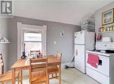 121 CLARENCE Street, Brantford, ON N3T2V3, 2 Bedrooms Bedrooms, ,2 BathroomsBathrooms,Single Family,For Sale,CLARENCE,40495635