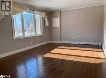 783 QUEENSDALE Avenue, Hamilton, ON L8V1M7, 2 Bedrooms Bedrooms, ,1 BathroomBathrooms,Single Family,For Lease,QUEENSDALE,40510112