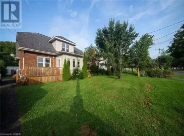 225 TOWNLINE Street, St. Williams, Ontario N0E1P0, 4 Bedrooms Bedrooms, ,2 BathroomsBathrooms,Single Family,For Sale,TOWNLINE,40480119