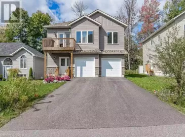 680 WAGNER Street, Gravenhurst, ON P1P1E1, 5 Bedrooms Bedrooms, ,3 BathroomsBathrooms,Multi-family,For Sale,WAGNER,40491490