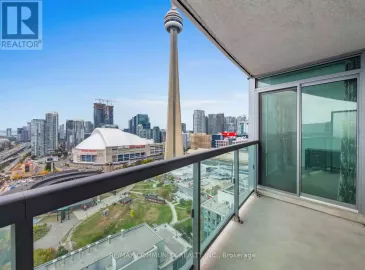 19 Grand Trunk Crescent, Toronto, ON M5J3A3, 2 Bedrooms Bedrooms, ,1 BathroomBathrooms,Single Family,For Sale,Grand Trunk,C7200380