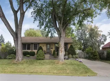 Burlington, ON L7T3R2, 3 Bedrooms Bedrooms, ,2 BathroomsBathrooms,Single Family,For Sale,H4177103