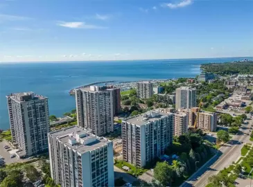 Oakville, Ontario L6L5L6, 2 Bedrooms Bedrooms, ,2 BathroomsBathrooms,Single Family,For Sale,H4177377